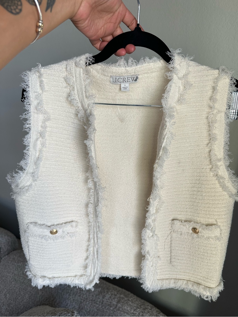 J. Crew Cream Ribbed Fringe Vest with Gold Buttons Size Small - Picture 2 of 5
